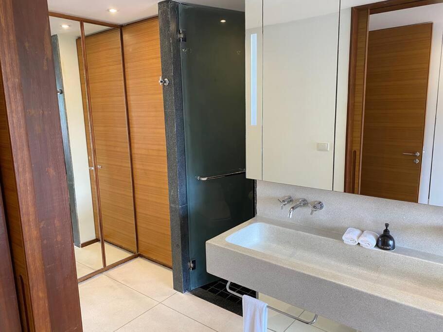Beachfront 2 Bedroom Luxury Condo Chava Surin Kültér fotó